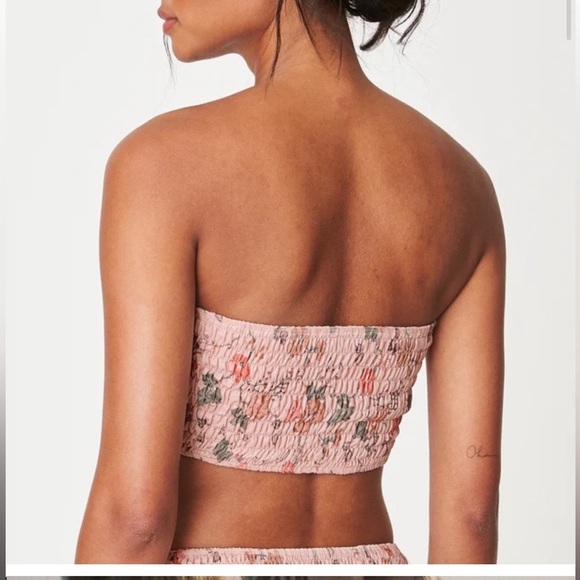 Rowie the Label Holiday Bandeau and Brief
Blush Meadow Floral Bikini Set - Picture 6 of 8